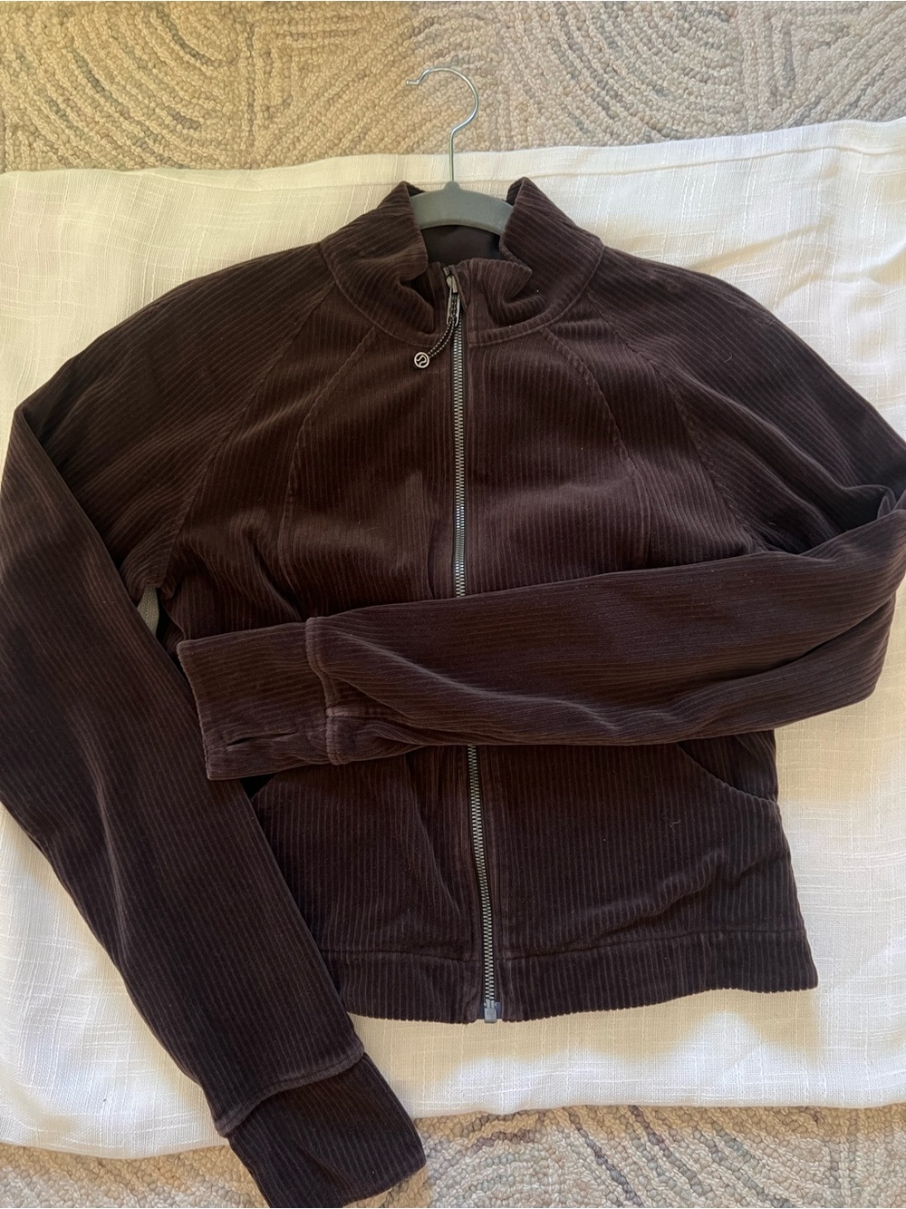 Lululemon Scuba Espresso brown velvet corduroy zip up size 8